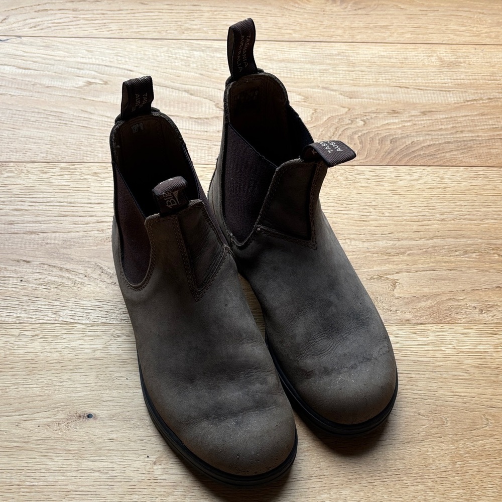 Blundstone
Used condition
Size 9.5